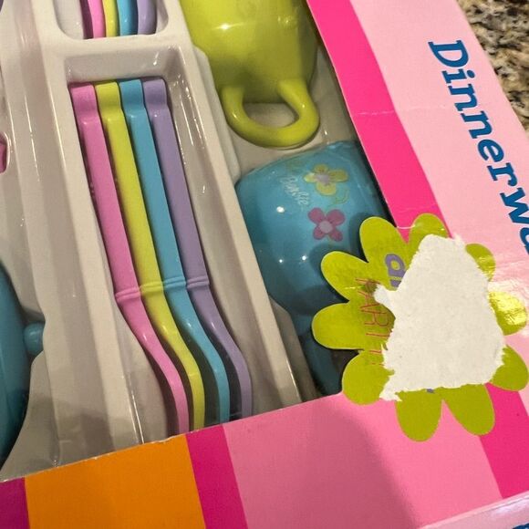 2002 vintage Barbie dinnerware play set NEW - Picture 3 of 8